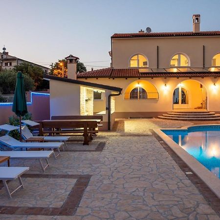 Via Flavia With Common Pool Hotel Labinci Exterior photo