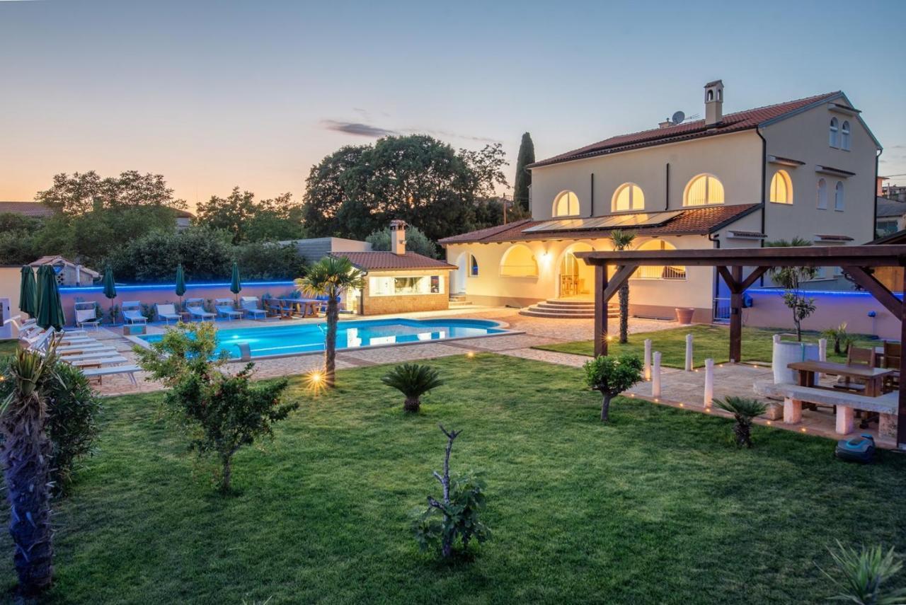 Via Flavia With Common Pool Hotel Labinci Exterior photo